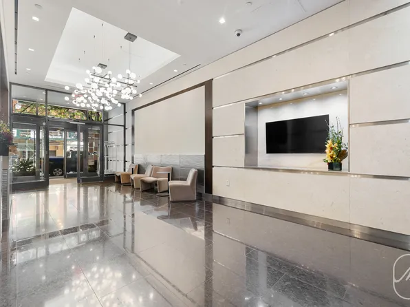 290 Third Avenue image 20 of 28