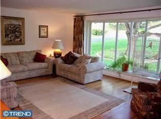 1806 Oakwynne Rd, Huntingdon Valley, PA 19006