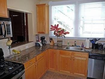 5th image of 931 Wilson Dr