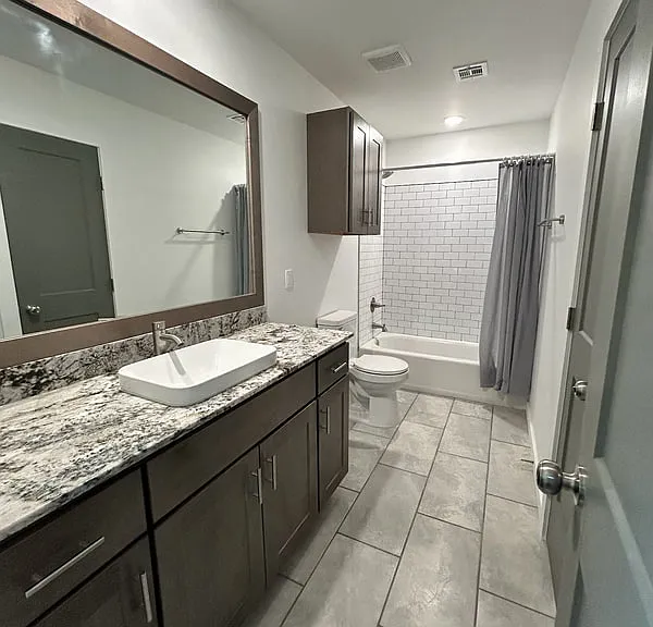 4517 E Lincoln St — Photo 3