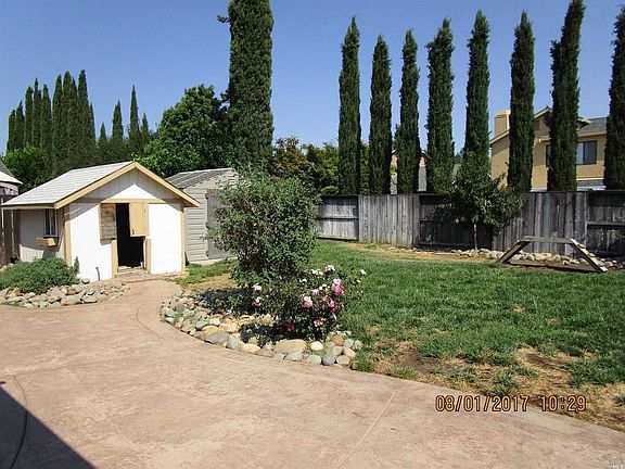 4th image of 424 Lupine Cir