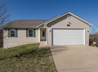 700 Hawks Circle Dr, Hillsboro, MO 63050