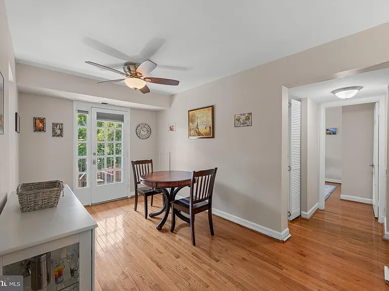 3050 S Buchanan St #B2 — Photo 4