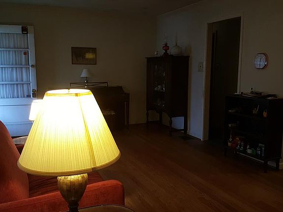 4th image of 731 Erie St
