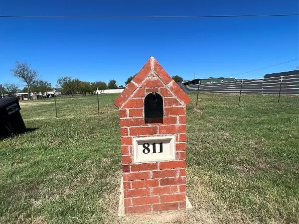 811 NE Front St, Millsap, TX 76066