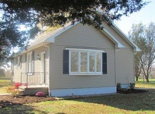 9933 Stotlar Rd, Marion, IL 62959