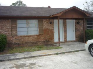 935 Live Oak Dr, Hinesville, GA 31313