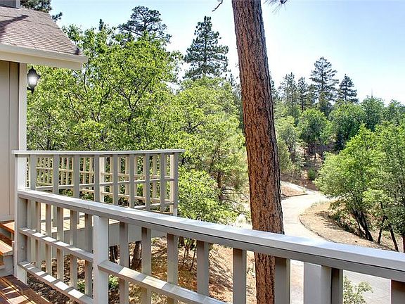 3rd image of 1367 La Crescenta Dr