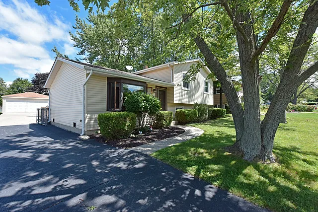 2404 Deerpath Dr photo 1