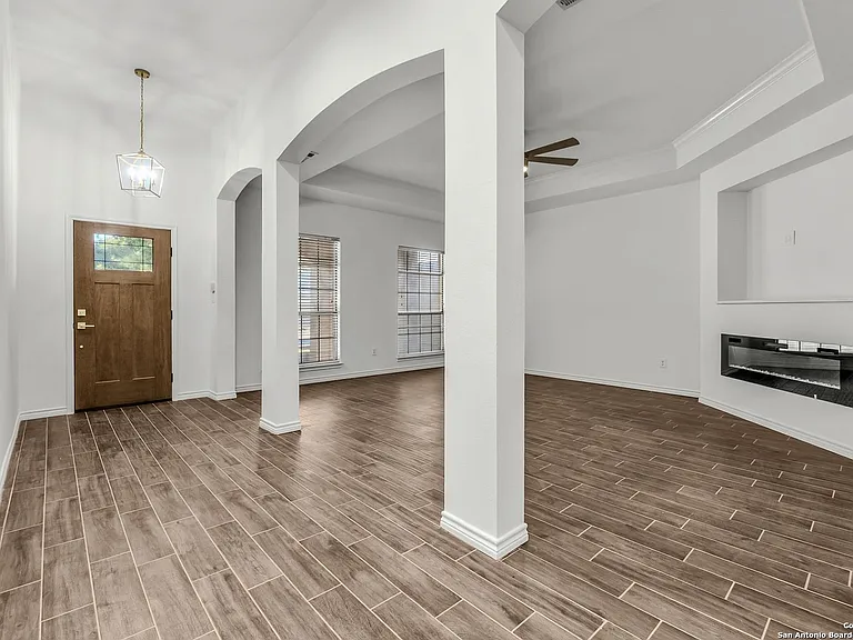 111 Westwood Way — Photo 5