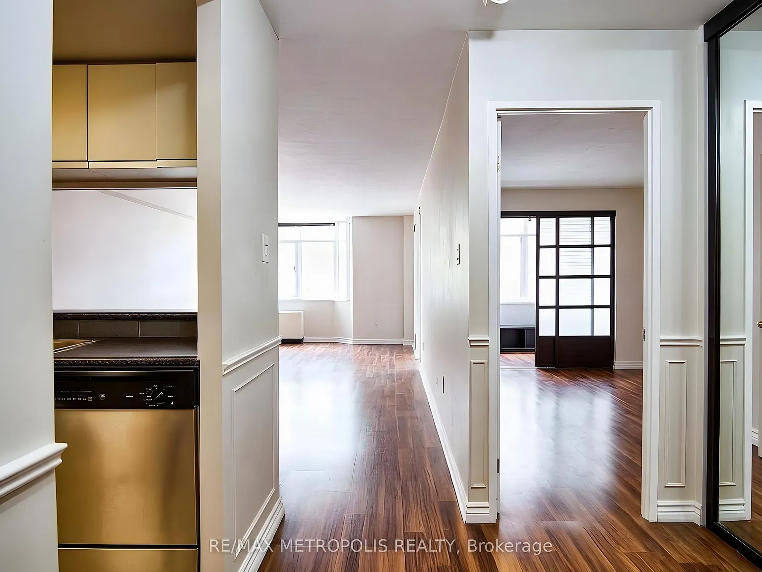 300 Webb Dr — Photo 4