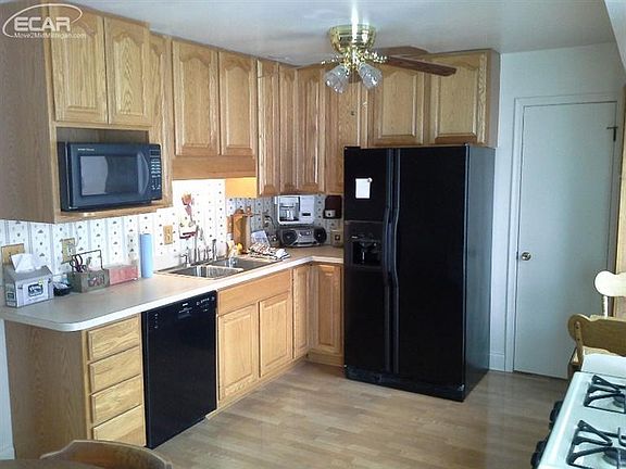 4th image of 7179 Sherwood Ln