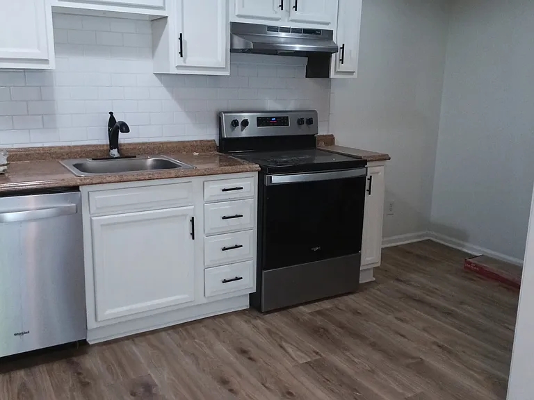 728 Zorn Ave #9 — Photo 4