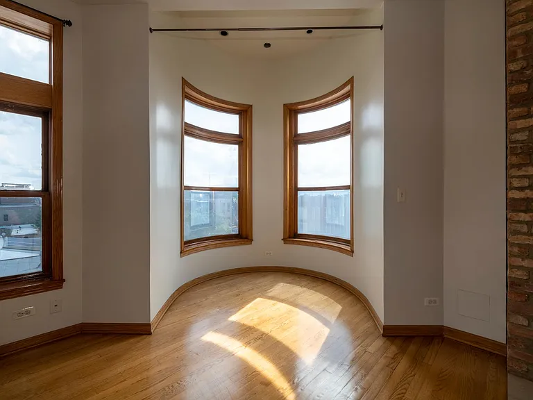 1166 W Grand Ave #3 — Photo 25