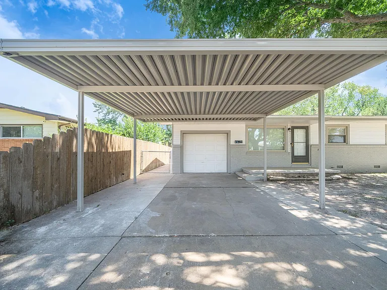 2620 S Fern Ave — Photo 16