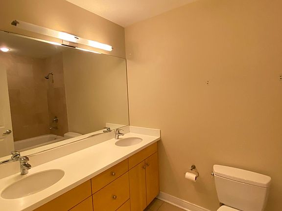 4th image of 6 N Michigan Ave Unit 907