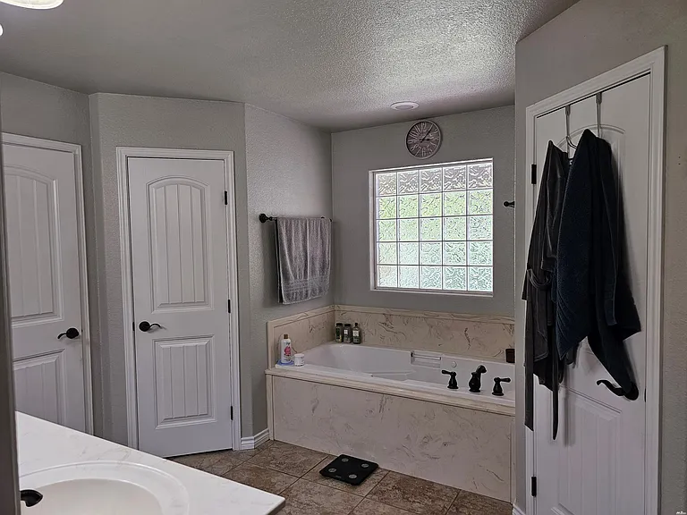 141 Mariposa Dr — Photo 10