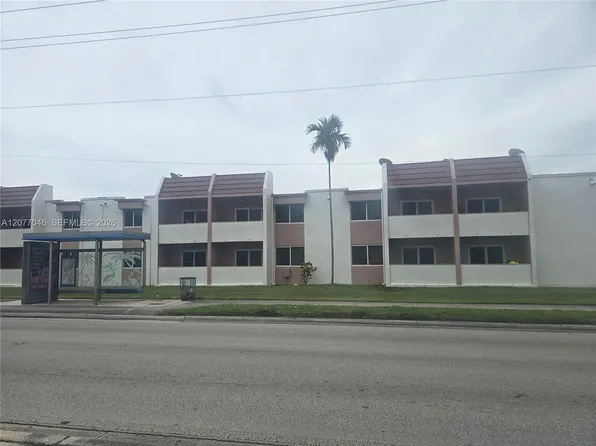 8990 SW 24th St APT 226, Miami, FL 33165