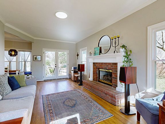 4th image of 1417 Southampton Ct