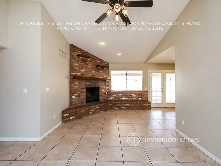 1254 E Indigo St — Photo 6