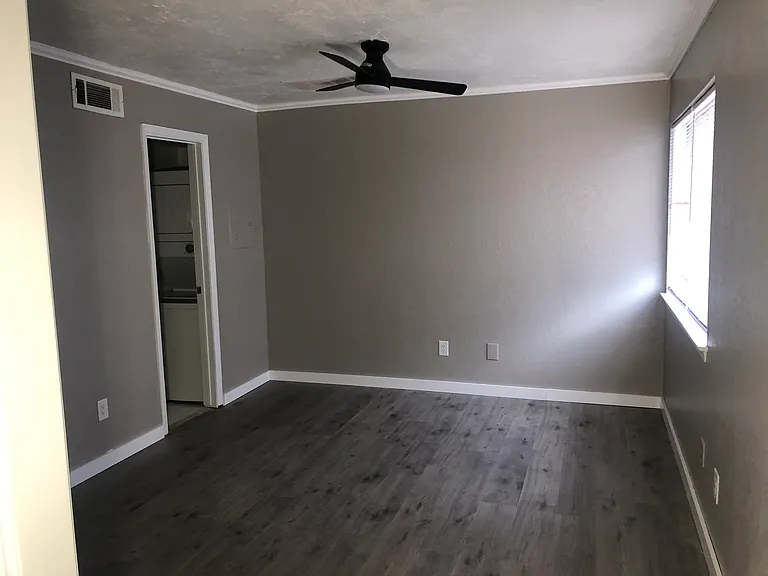 11530 N May Ave #D104 — Photo 7
