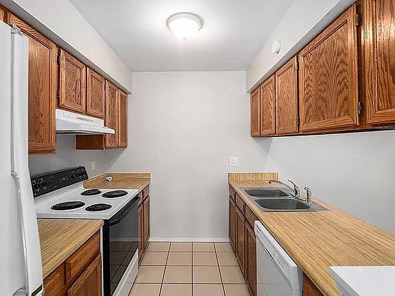 5th image of 1173 Grant St #1