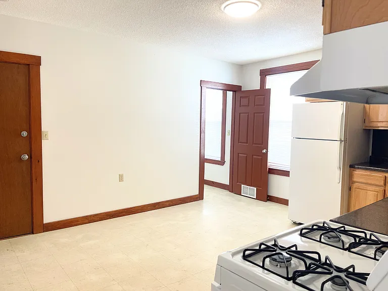 25 Bennett St #2 — Photo 14
