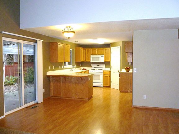 Kitchen / Dining