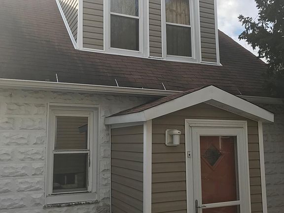 3rd image of 1210 E 95th St