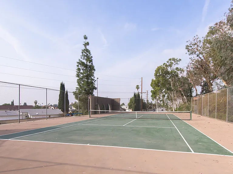 Windwood Apartments — Photo 10
