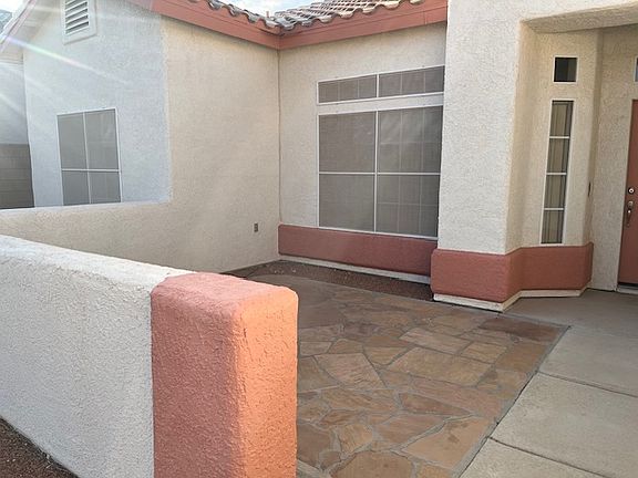 2nd image of 2384 Bluebird Ln