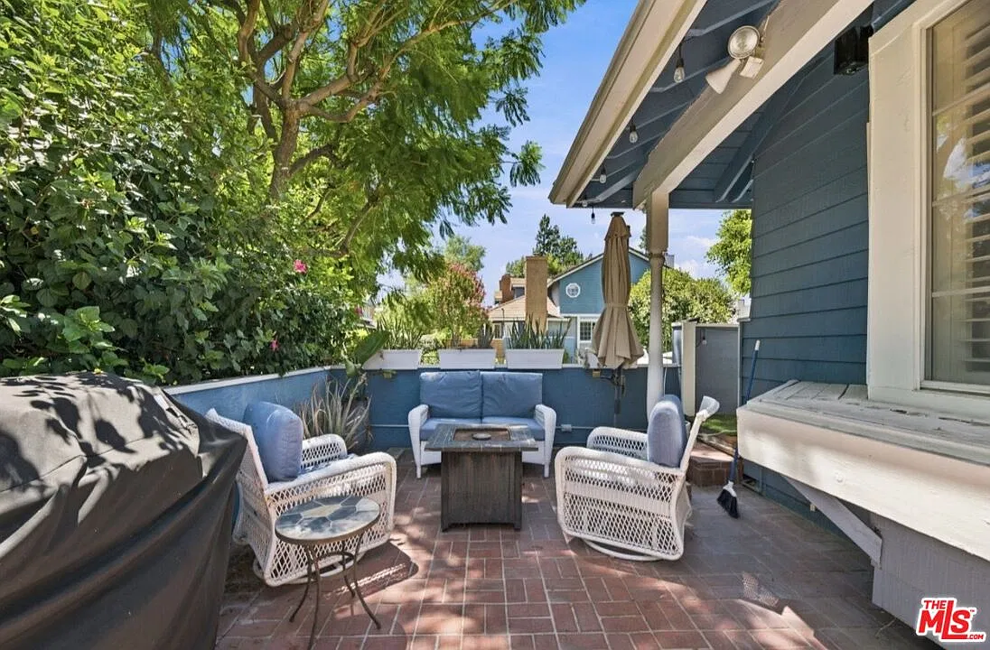18721 Hatteras St — Photo 3