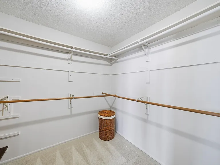 2103 Harmon Cove Tower #2103 — Photo 29