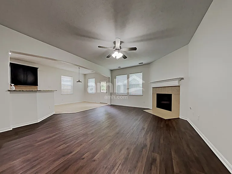 2213 Oak Circle Dr N — Photo 9