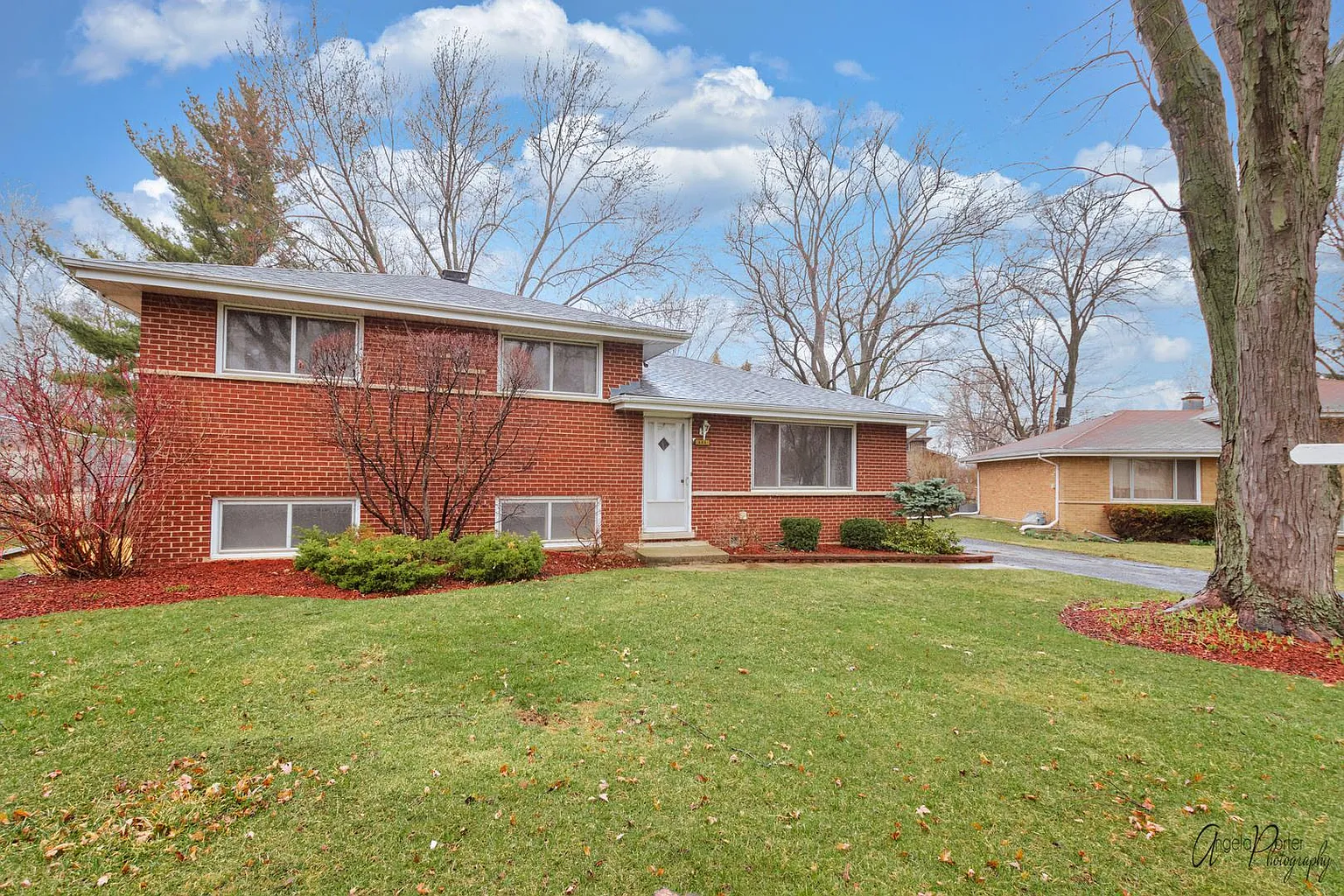844 E Holly Way photo 1
