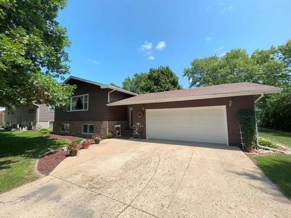 314 N 18th St, Estherville, IA 51334