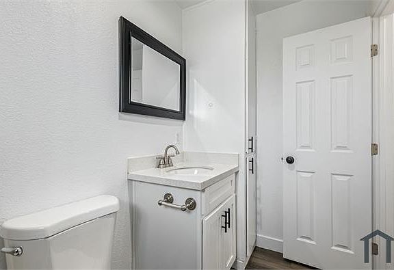 5th image of 2539 W Pierson St APT 9