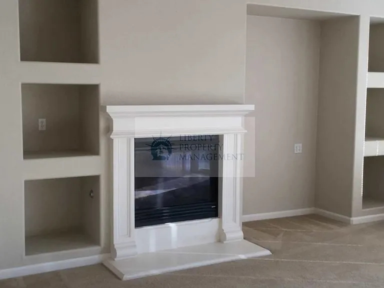 2045 Lombardy Ct — Photo 2