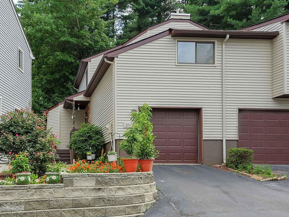 1st image of 25 Pennybrook Ln
