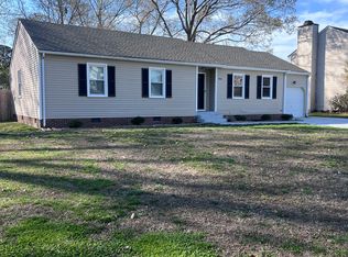 1945 Country Manor Ln, Virginia Beach, VA 23456