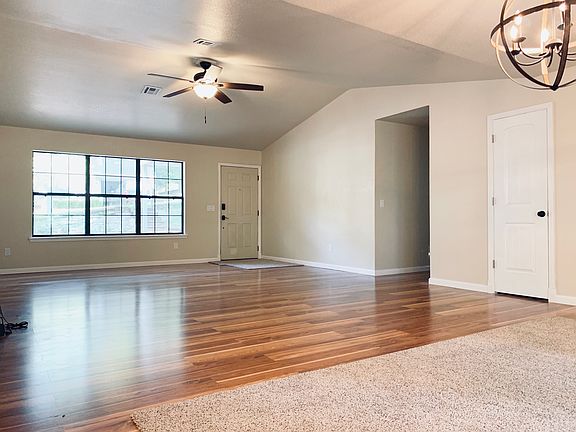 3rd image of 8007 Pine Ln