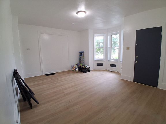 5th image of 71 Hampton St
