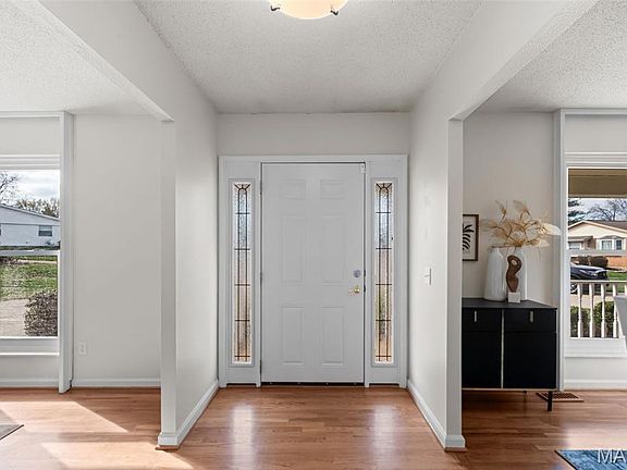 2nd image of 5023 Waringford Dr