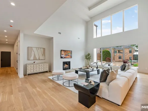 144 Demarest Ave, Englewood Cliffs, NJ 07632