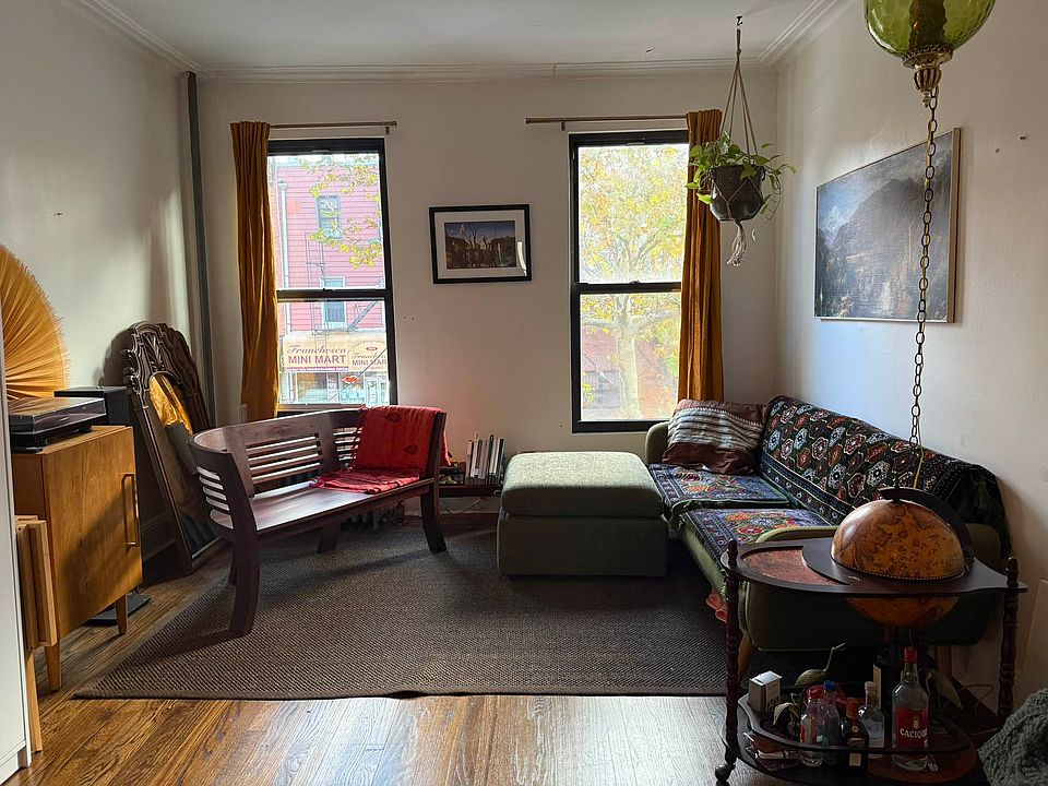 1st image of 1071 Manhattan Ave APT 2R