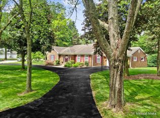 707 South Dr, Burr Ridge, IL 60527