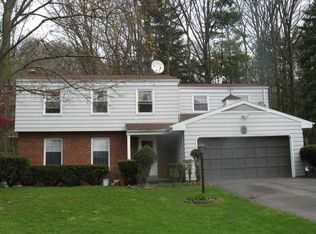 2 Winterset Dr, Rochester, NY 14625