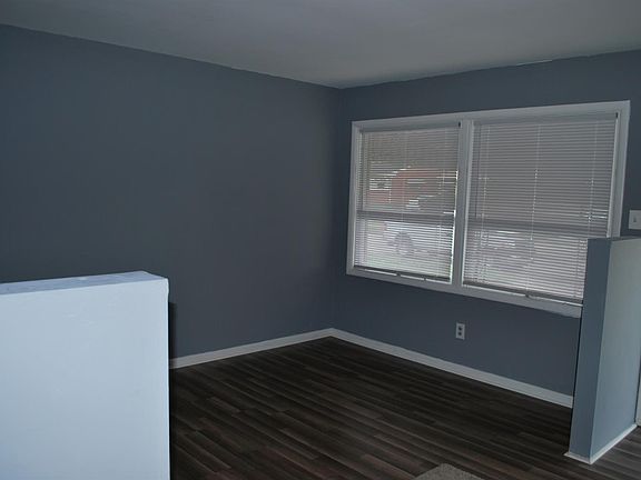 2nd image of 948 Waverly Dr