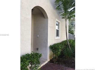 1029 NE 207th St, Miami, FL 33179