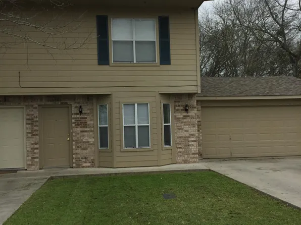 153 Highview Ln, Seguin, TX 78155